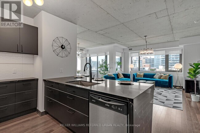 Photo - 400 Wellington St W Unit 710