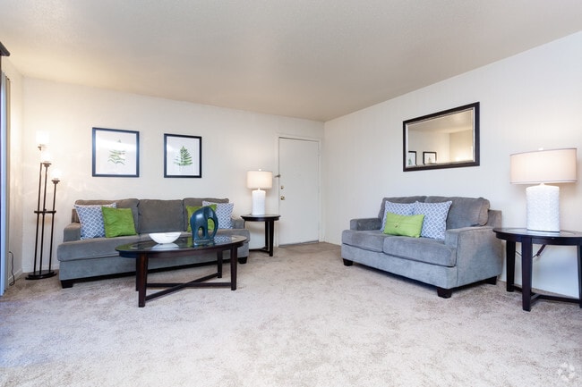 1BR,1BA-737sft