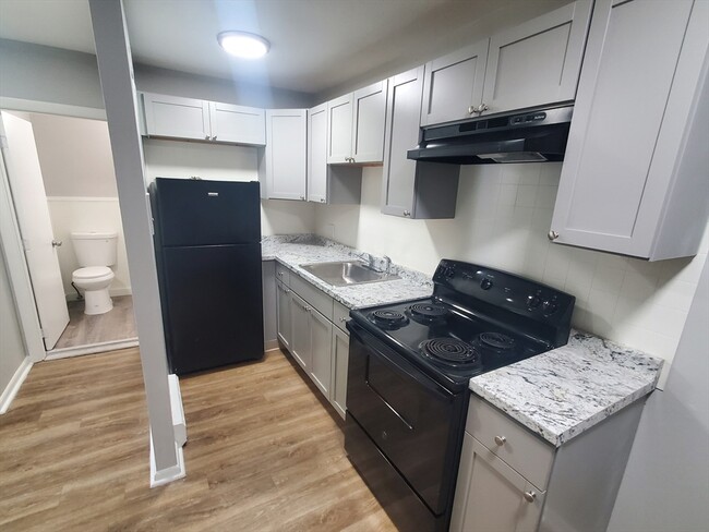 Building Photo - 760 Cummins Hwy Unit 12 Rental