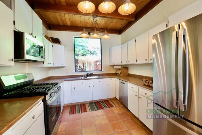 51 Lower Aztec Ave