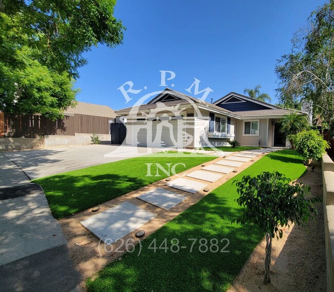 Modern Spacious 4-Bedroom Home with Pool i... - Modern Spacious 4-Bedroom Home with Pool i...