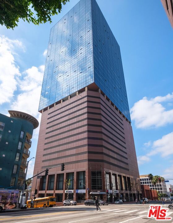 Photo - 1100 Wilshire Blvd Unit 2811