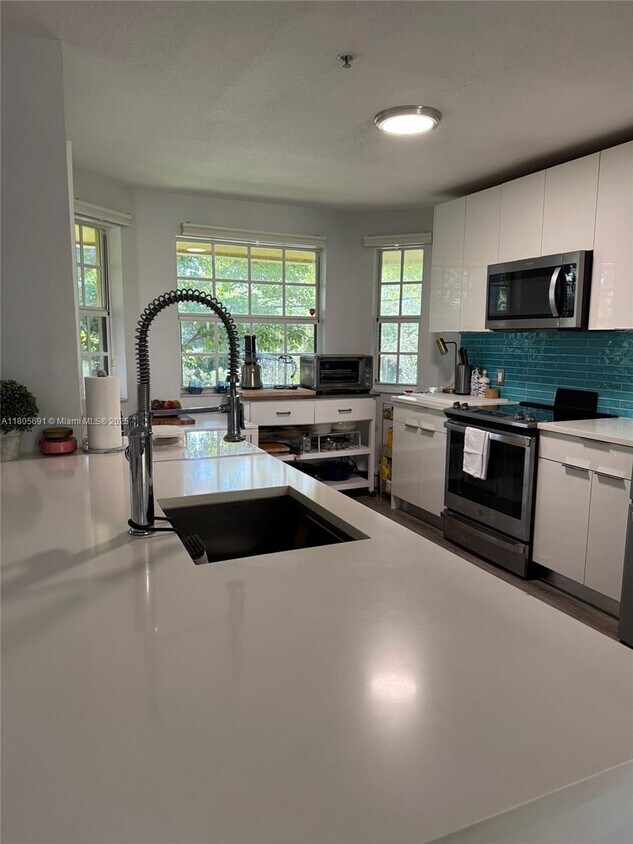 Photo - 8900 NE 8th Ave (Miami, FL)