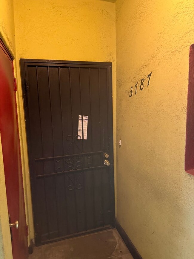 Photo - 3787 1/2-3789 W 9th St Unidad 3787