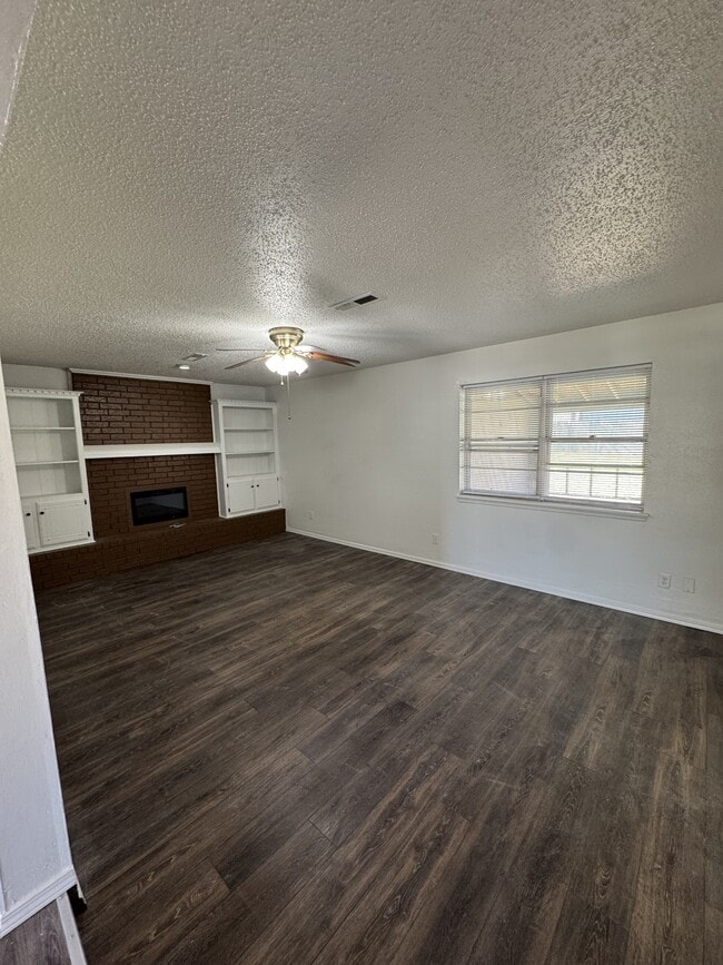 Photo - 401 S Morgan Dr