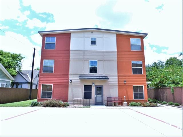 Photo - 1512 N Elm St Unit 103