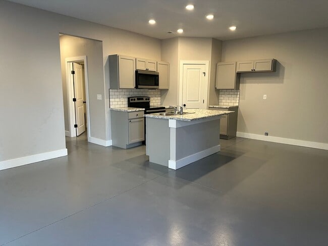 Photo - 2936 W Murdock St Unit #200