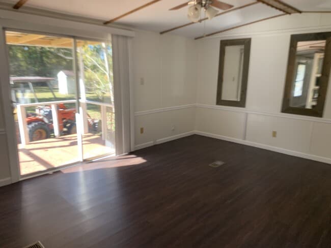 Photo - 111 Hunter Ct