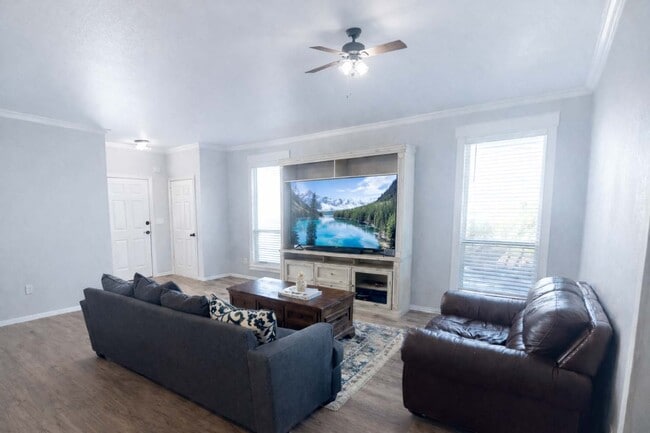 Photo - 505 S 1st St