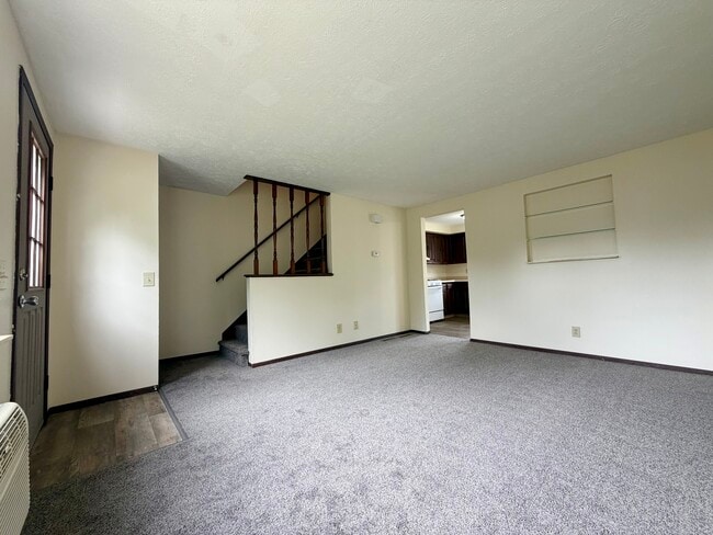 Photo - 331 Locke Ave NW