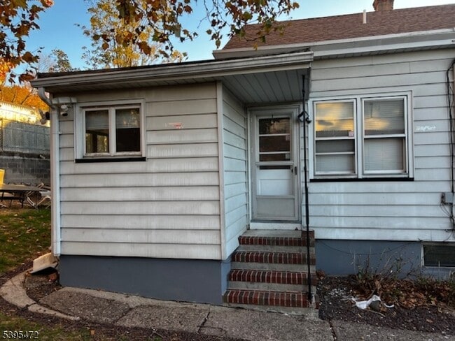 Photo - 110 Rockland Ave