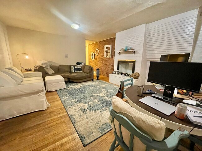 Photo - 337 Beacon St Unit 1