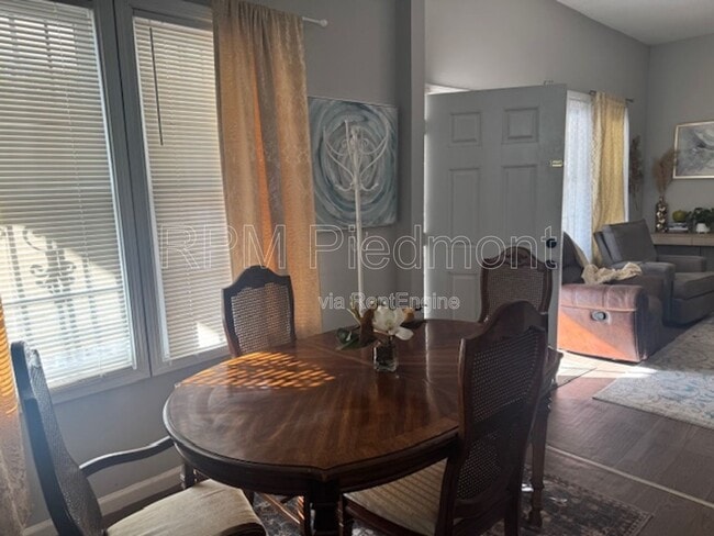 Photo - 807 Hall St NW