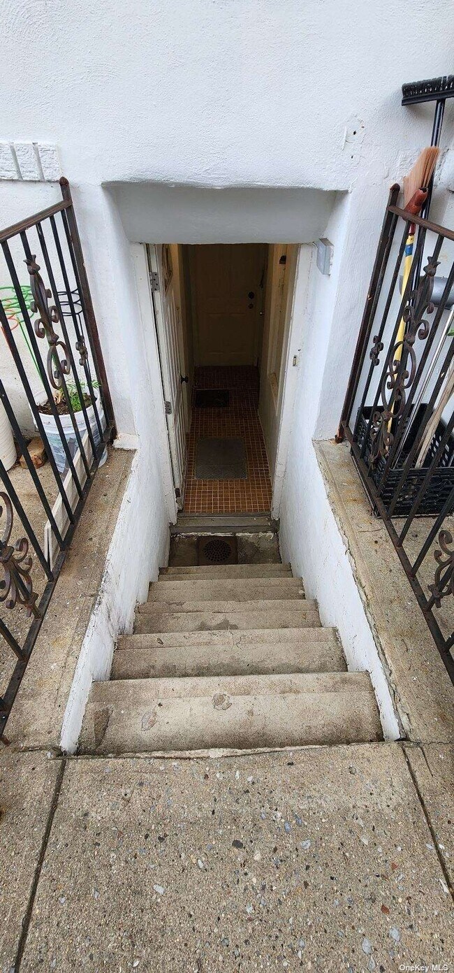 Photo - 953 Dumont Ave Unit B