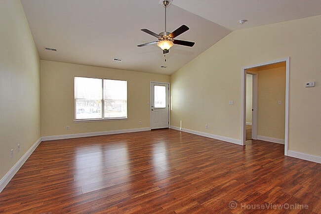 Photo - Founders Court 135/137 Unit 137