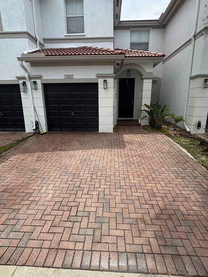 Photo - 7902-nw107 NW 107 Ct