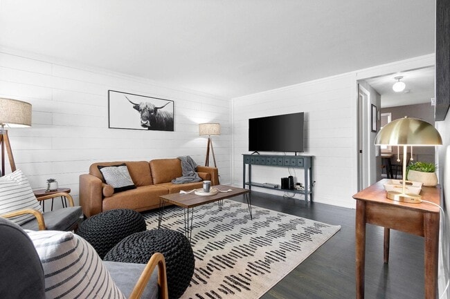 Photo - 1446 Pilgrim St