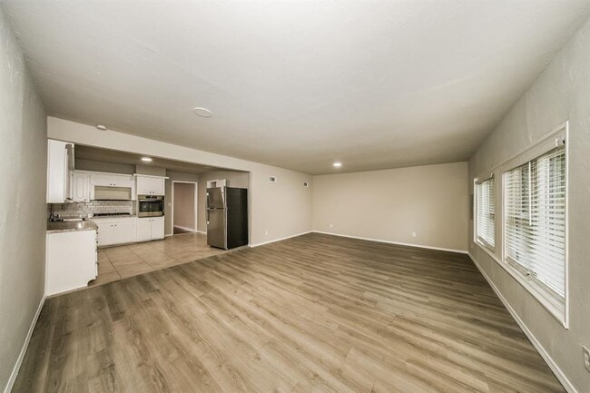 Photo - 5206 N Beaver Ave