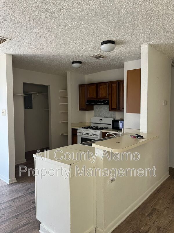 Photo - 427 Zachry Dr