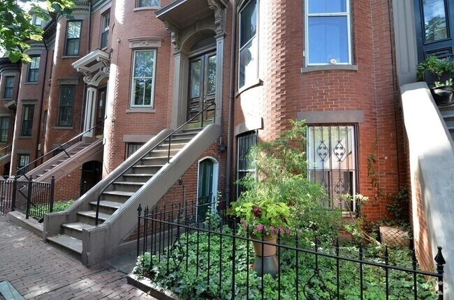Building Photo - 234 W Canton St Unit 3 Rental