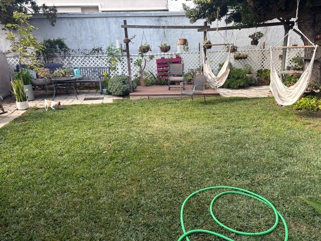 Photo - 2405 Perkins Ln