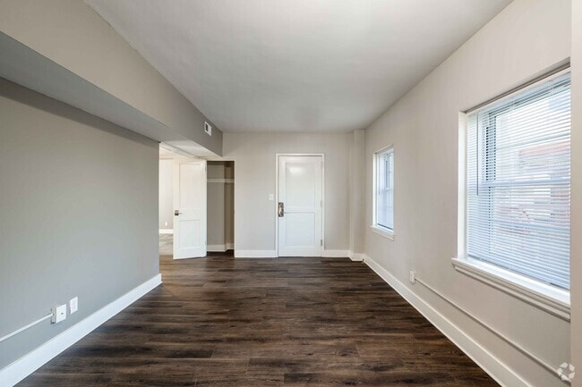 2BR, 1BA - 650SF - Dining Room