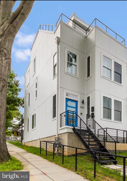 Building Photo - 1417 Montello Ave NE