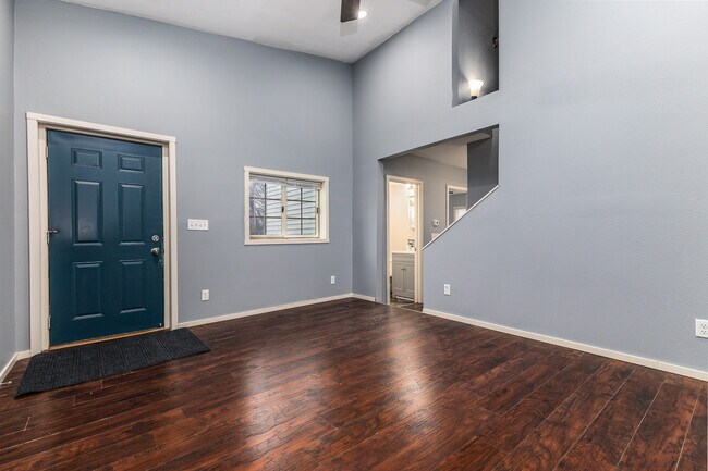 Photo - 778 W 8th St