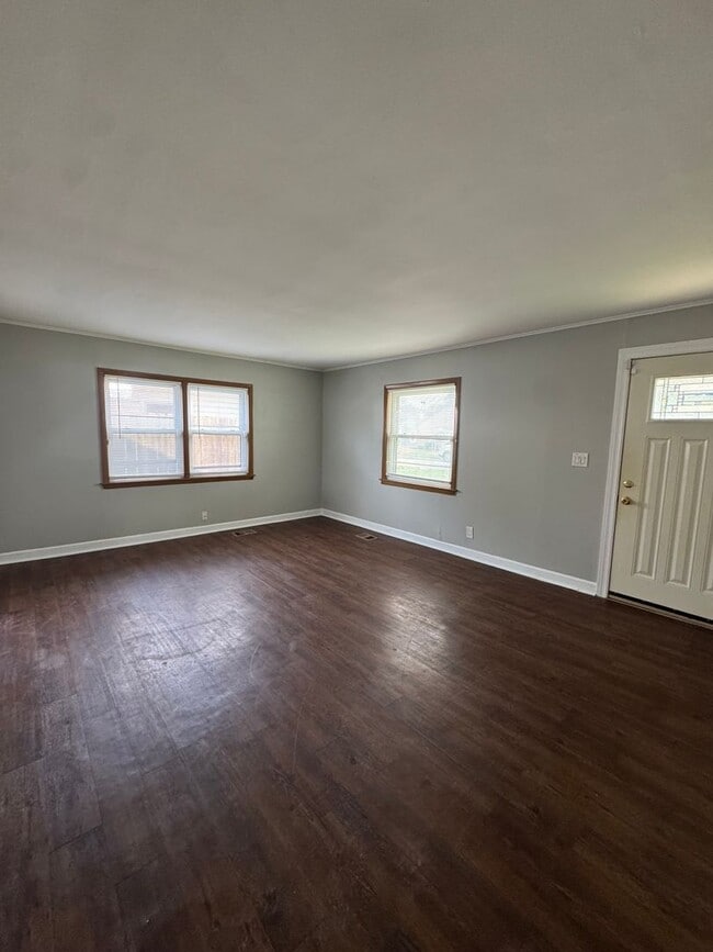 Photo - Two bedroom Ranch Style home in Lansing, I...