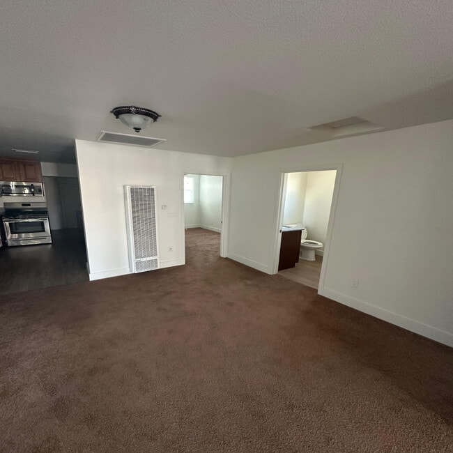 Photo - 730 S 46th St