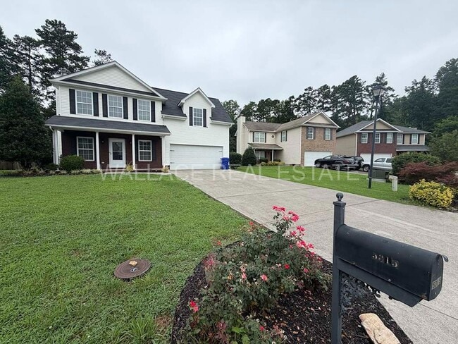 Building Photo - FANTASTIC 3 BEDROOM, 2.5 BATHROOM HOME IN S. KNOXVILLE!!