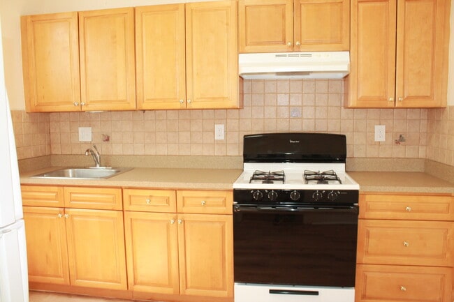 89 Montclair Ave