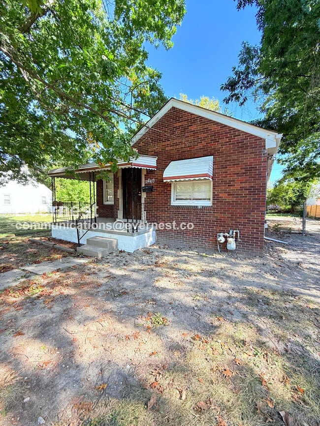 Building Photo - 5134 Hereford St