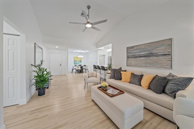 Photo - 1684 Pintail Way