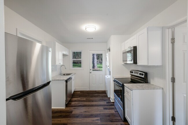 Photo - 45 Baker Dr SW