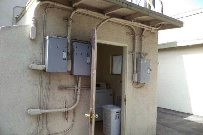 6537 Troost Ave Unit 9