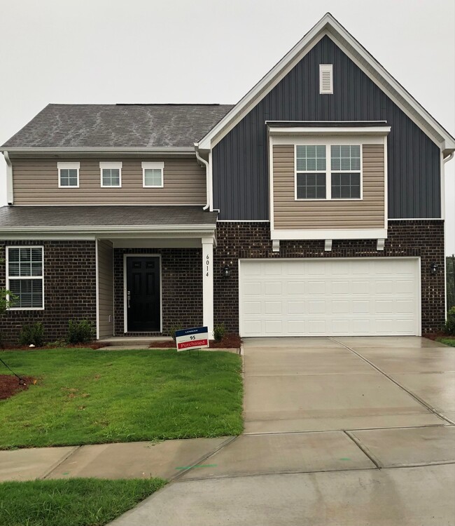 Building Photo - 6014 Red Pheasant Dr Rental
