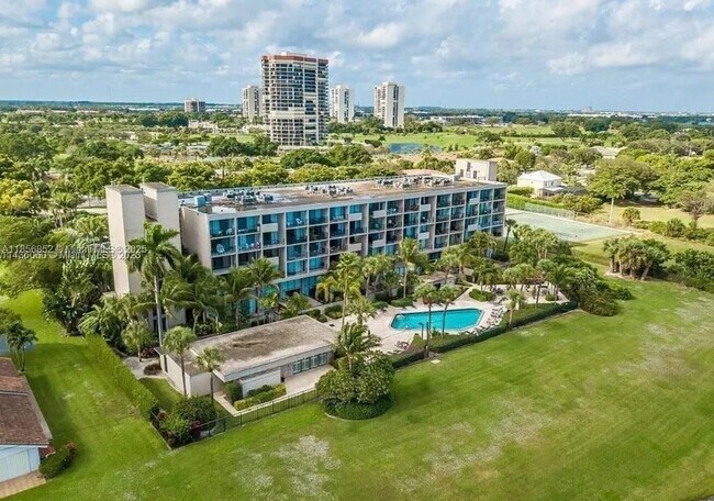 Building Photo - 1830 Embassy Dr Unit 118 Rental