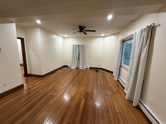 Building Photo - 34 Tremont St Unit 1