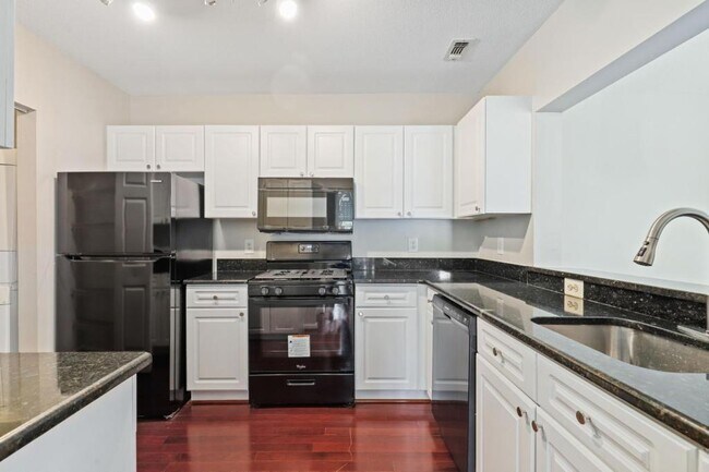 Photo - 20273 Beechwood Terrace Unit 202