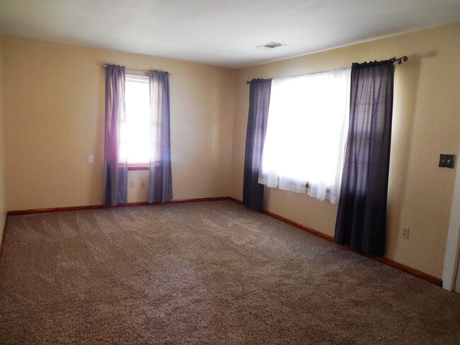 Photo - Great 3 Bedroom 2 Bath Home Nice Neighborhood