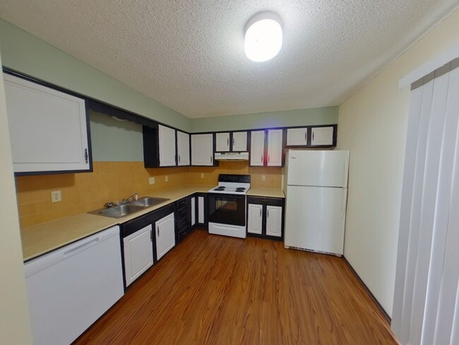 Photo - 620 Richmond N