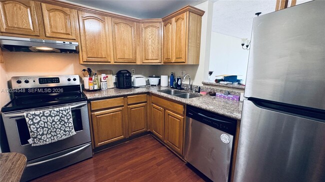 Building Photo - 9125 SW 77th Ave Unit 501