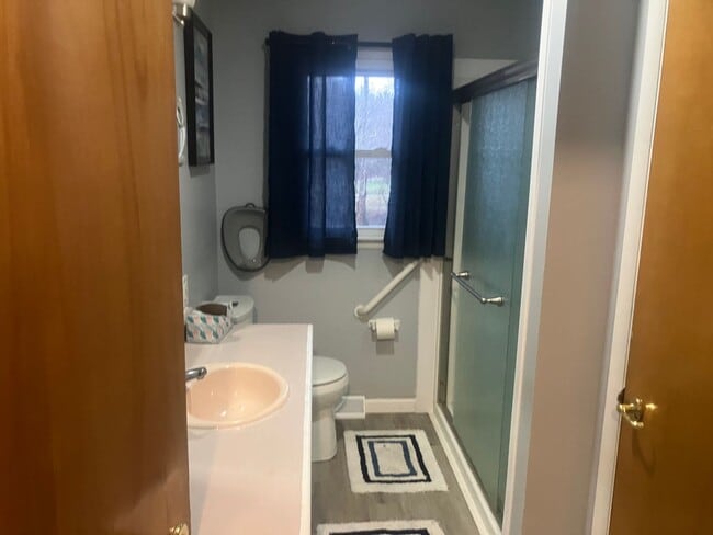 Photo - Fully furnished three bedroom for short term