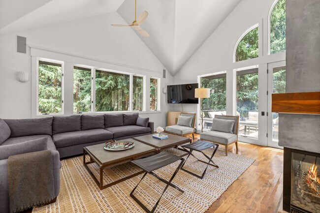 Photo - 777 Castle Creek Dr