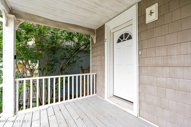 Photo - 8 West End Ct