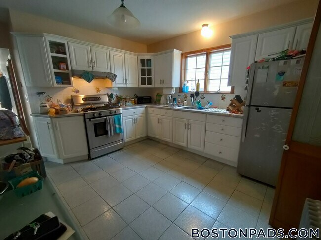 Photo - 19 Shannon St Unit 2