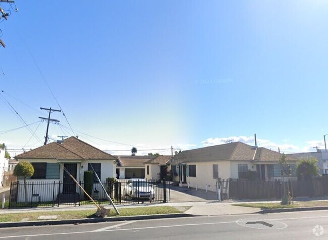 Building Photo - 8472 Main St Rental