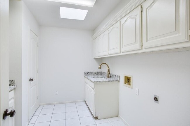 Photo - Over the top garden home - Half off the fi...