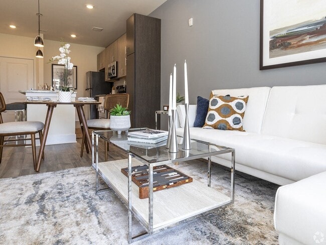 Fieldside Grande Apartments & Townhomes